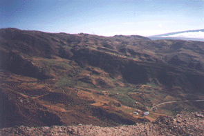 cajascene.gif (37889 bytes)